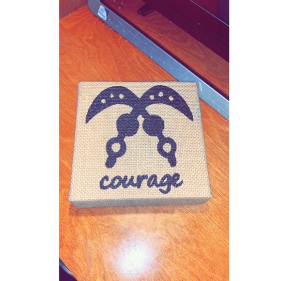 *C O U R A G E✨ Wall Accessory - Picture 2 of 3